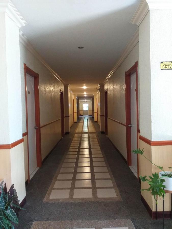 Mactan Airport Hilltop Hotel มักตัน ภายนอก รูปภาพ